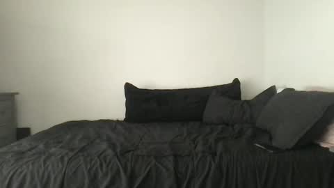 Synn Knight online show from 10/16/25, 10:33