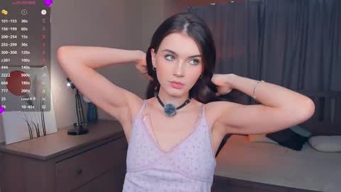 Snapshot of synne_glows chatting on 02/09/26, 07:01 Eva online show from 02/09/26, 07:01
