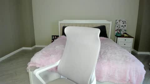 Mila online show from 11/07/25, 08:47