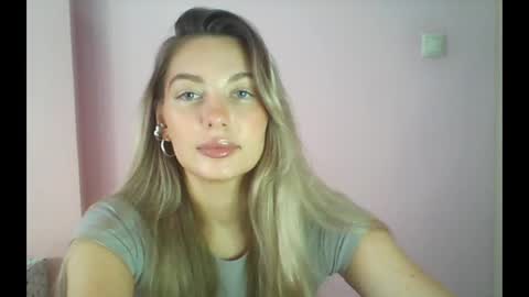 Snapshot of syrami chatting on 06/04/26, 10:43 syrami online show from 06/04/26, 10:43