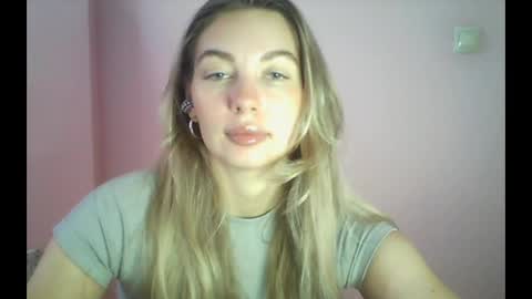 Snapshot of syrami chatting on 06/16/26, 06:05 syrami online show from 06/16/26, 06:05