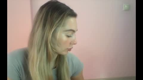 Snapshot of syrami chatting on 06/18/26, 01:04 syrami online show from 06/18/26, 01:04