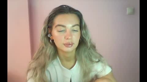 Snapshot of syrami chatting on 06/21/26, 12:30 syrami online show from 06/21/26, 12:30