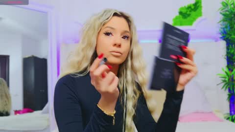 Snapshot of taahiraarabian chatting on 01/07/25, 01:14 Arianna online show from 01/07/25, 01:14