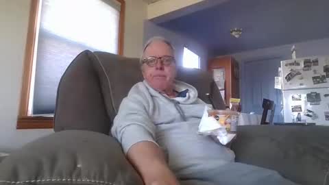 tacrunner66_ online show from 04/08/26, 08:09