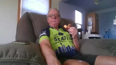 tacrunner66_ online show from 04/18/26, 07:29