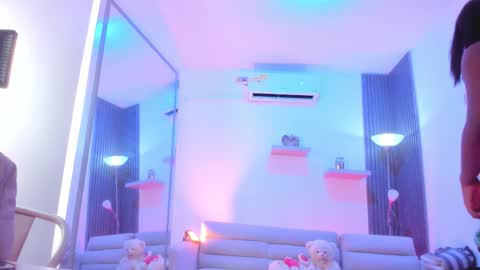 Tahiela  online show from 02/04/26, 10:54