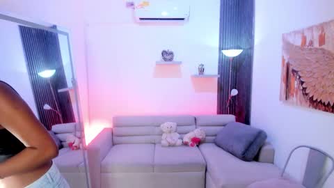 Tahiela  online show from 03/05/26, 02:51