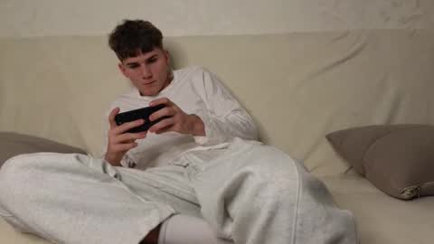 Alex online show from 12/03/25, 03:32