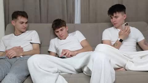 Alex online show from 12/21/25, 05:42