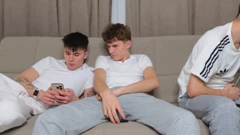 Alex online show from 12/22/25, 05:43