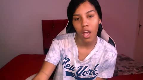 Tainara online show from 10/20/25, 07:14