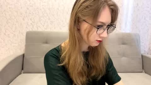 Snapshot of tainastoa chatting on 03/15/26, 09:04 Tessa online show from 03/15/26, 09:04