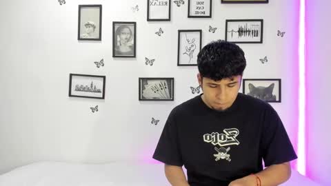 Snapshot of tainy_n_harley chatting on 01/06/25, 04:47 Liam and Juli online show from 01/06/25, 04:47