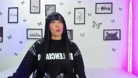 Snapshot of tainy_n_harley chatting on 02/24/25, 07:44 Liam and Juli online show from 02/24/25, 07:44