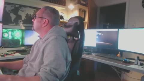 Snapshot of taipan6666 chatting on 12/19/24, 03:30 Oliver online show from 12/19/24, 03:30