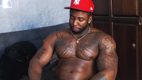 Tairon Tucke online show from 12/17/24, 10:43