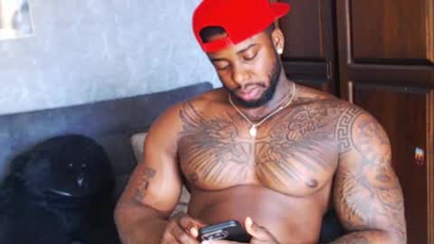 Tairon Tucke online show from 12/18/24, 02:49