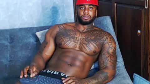 Tairon Tucke online show from 12/24/24, 04:22