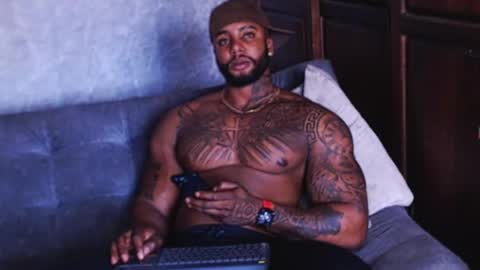 Tairon Tucke online show from 01/31/25, 09:59