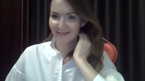 taisialucky77 online show from 10/17/25, 06:54