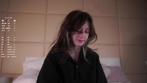 Mia online show from 06/06/26, 03:55