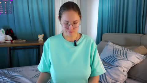 Molly online show from 04/06/26, 04:46