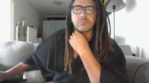 Snapshot of talent_scout_1 chatting on 02/14/25, 08:59 Edge Master Flash online show from 02/14/25, 08:59