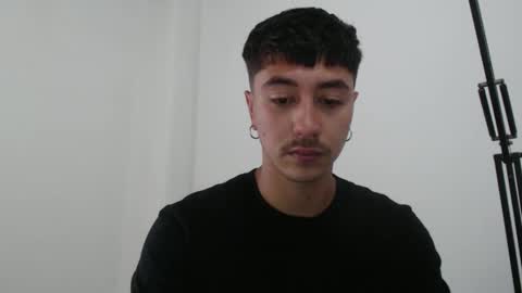 talhi_ online show from 10/25/25, 07:41