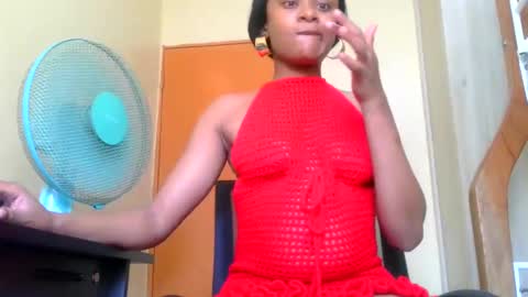 Snapshot of talia2547 chatting on 03/04/25, 09:40 heyim talia online show from 03/04/25, 09:40