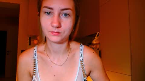 Snapshot of taliiyafiredream chatting on 11/11/25, 05:40 Kira online show from 11/11/25, 05:40