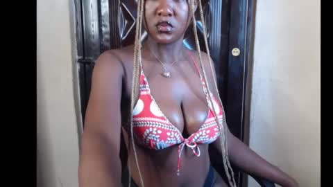 Snapshot of tall_choco chatting on 11/18/25, 08:19 tall_choco online show from 11/18/25, 08:19