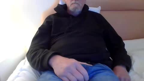 Snapshot of tallboy53 chatting on 01/01/25, 09:28 Ill tell you if you really want to know. online show from 01/01/25, 09:28