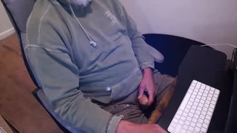Snapshot of tallguy4unow chatting on 03/23/26, 05:17 tallguy4unow online show from 03/23/26, 05:17