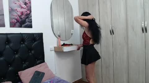 Hi im sara online show from 04/18/26, 01:04