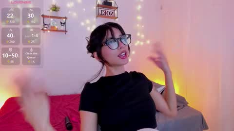Snapshot of tamara_aluna_ chatting on 12/16/25, 04:45 Tamy online show from 12/16/25, 04:45