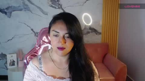 Snapshot of tamara_ch1 chatting on 09/28/25, 12:10 tamara_ch1 online show from 09/28/25, 12:10