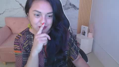 tamara_ch1 online show from 12/17/25, 03:34