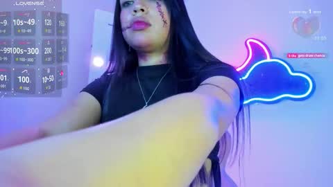 Snapshot of tamara_marquez chatting on 10/22/25, 08:25 SOFIA online show from 10/22/25, 08:25