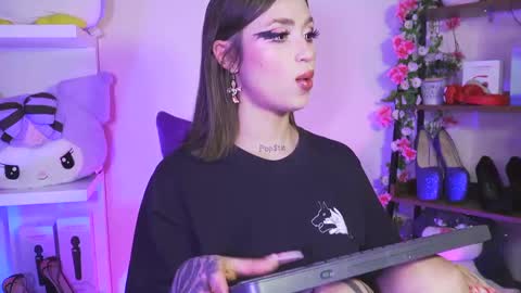 Cami 3 online show from 01/24/25, 12:52