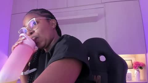 Tami online show from 09/30/25, 07:52