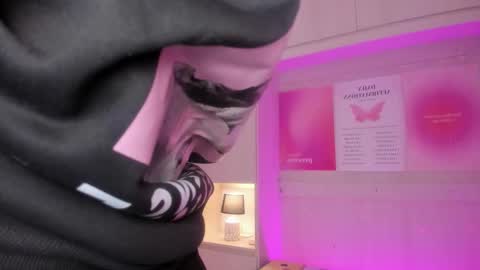 Tami online show from 10/12/25, 01:21