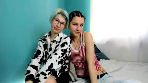 JessSara online show from 05/03/26, 02:56