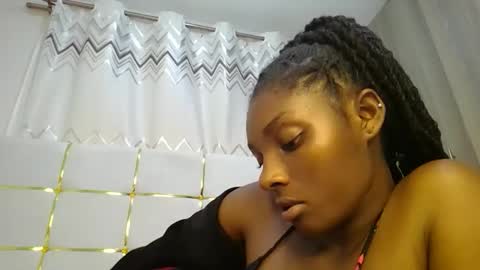 Snapshot of tamia538235 chatting on 01/29/25, 03:54 tamia online show from 01/29/25, 03:54