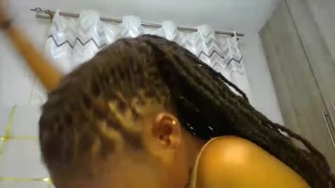 Snapshot of tamia538235 chatting on 02/19/25, 03:28 tamia online show from 02/19/25, 03:28