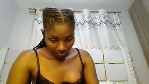 Snapshot of tamia538235 chatting on 02/20/25, 12:52 tamia online show from 02/20/25, 12:52