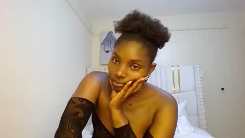 Snapshot of tamia538235 chatting on 10/24/25, 11:45 tamia online show from 10/24/25, 11:45