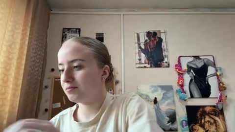 Snapshot of tamiecaimi chatting on 04/15/26, 02:24 Karina online show from 04/15/26, 02:24