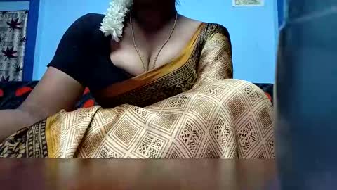 Snapshot of tamilmadhi520 chatting on 05/18/26, 06:14 tamilmadhi520 online show from 05/18/26, 06:14