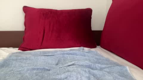 Snapshot of tan_and_spicy chatting on 09/30/25, 06:02 tan and spicy online show from 09/30/25, 06:02